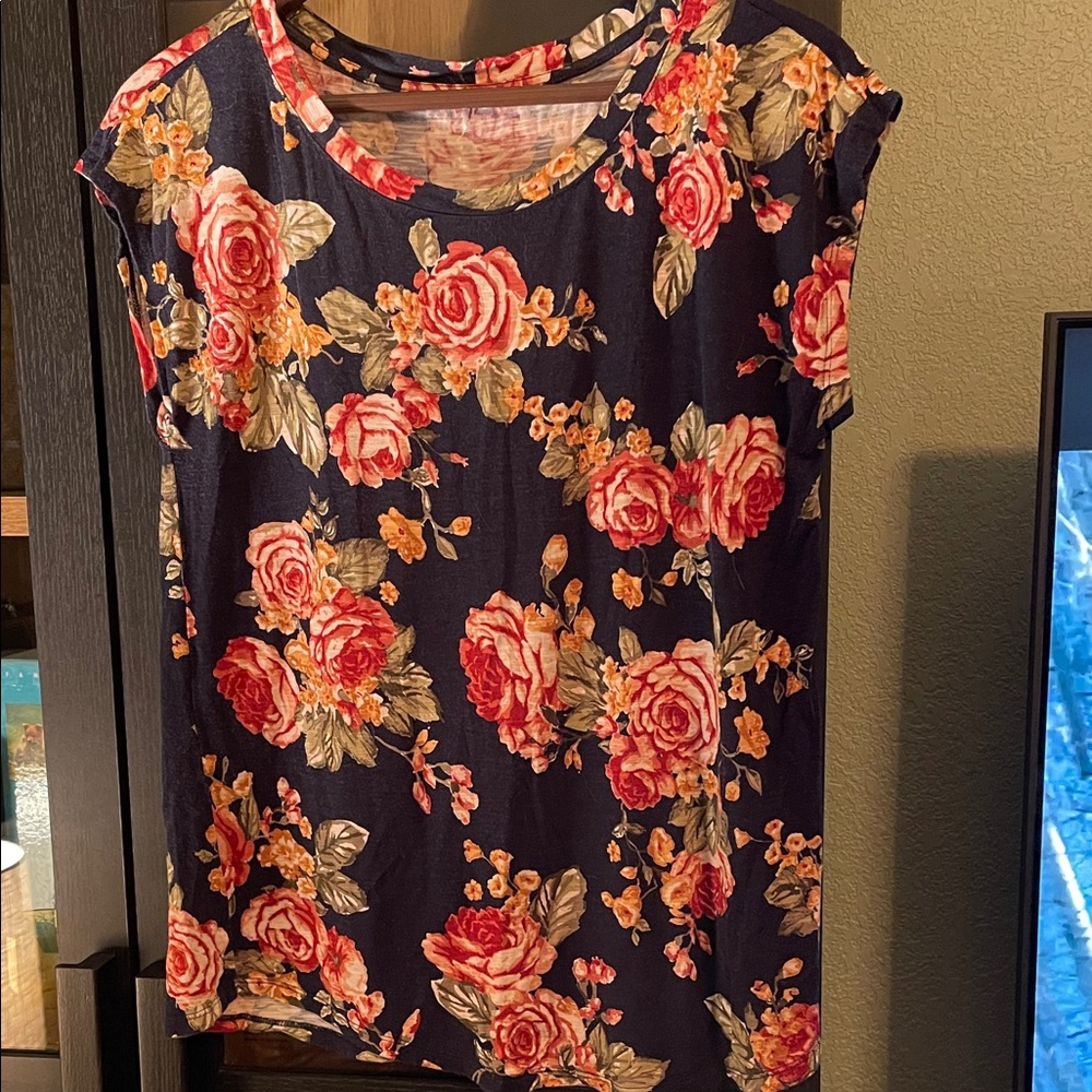 Maurices Navy Floral Short Sleeve Top